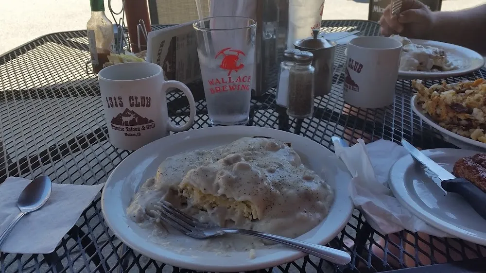 Small Biscuits and Gravy